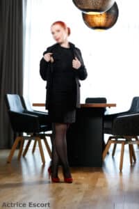 Stella Escortservice München Business Outfit