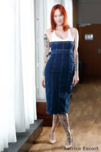 Sabrina Escort Service Dame Dresden Jeans Korsagenkleid