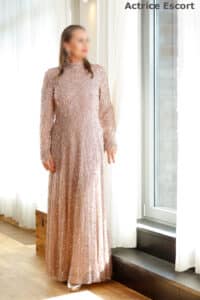 Sophie Escort Service Dame Stade sehr elegantes Abendkleid