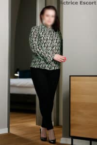 Escort Dame Alexandra casual für den Tag